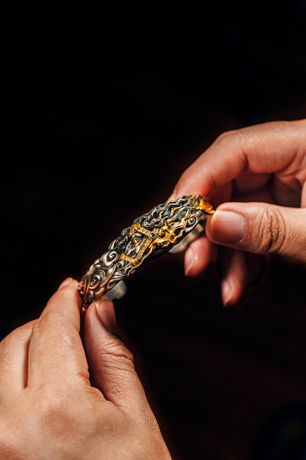 Free Spirit Horse Bangle | S925 Silver & 24K Gold Plated | Tibetan Wind Horse Amulet | Spiritual Jewelry