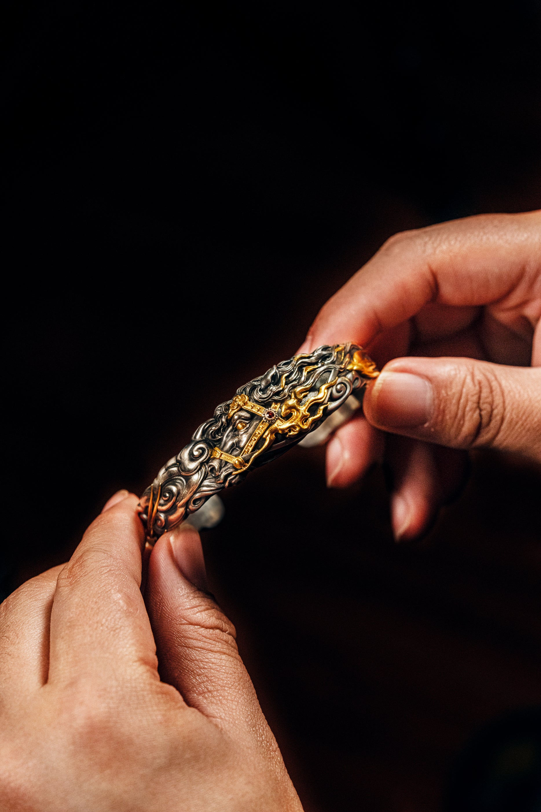 Free Spirit Horse Bangle | S925 Silver & 24K Gold Plated | Tibetan Wind Horse Amulet | Spiritual Jewelry