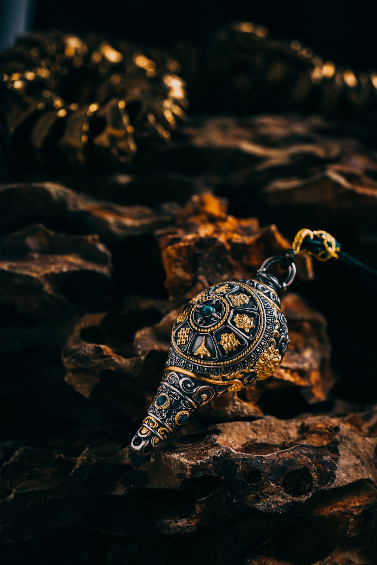Dharma Conch Shell Silver Pendant | S925 & 24K Gold Plated | Tibetan Buddhist Jewelry | Eight Auspicious Symbols | Spiritual Gift