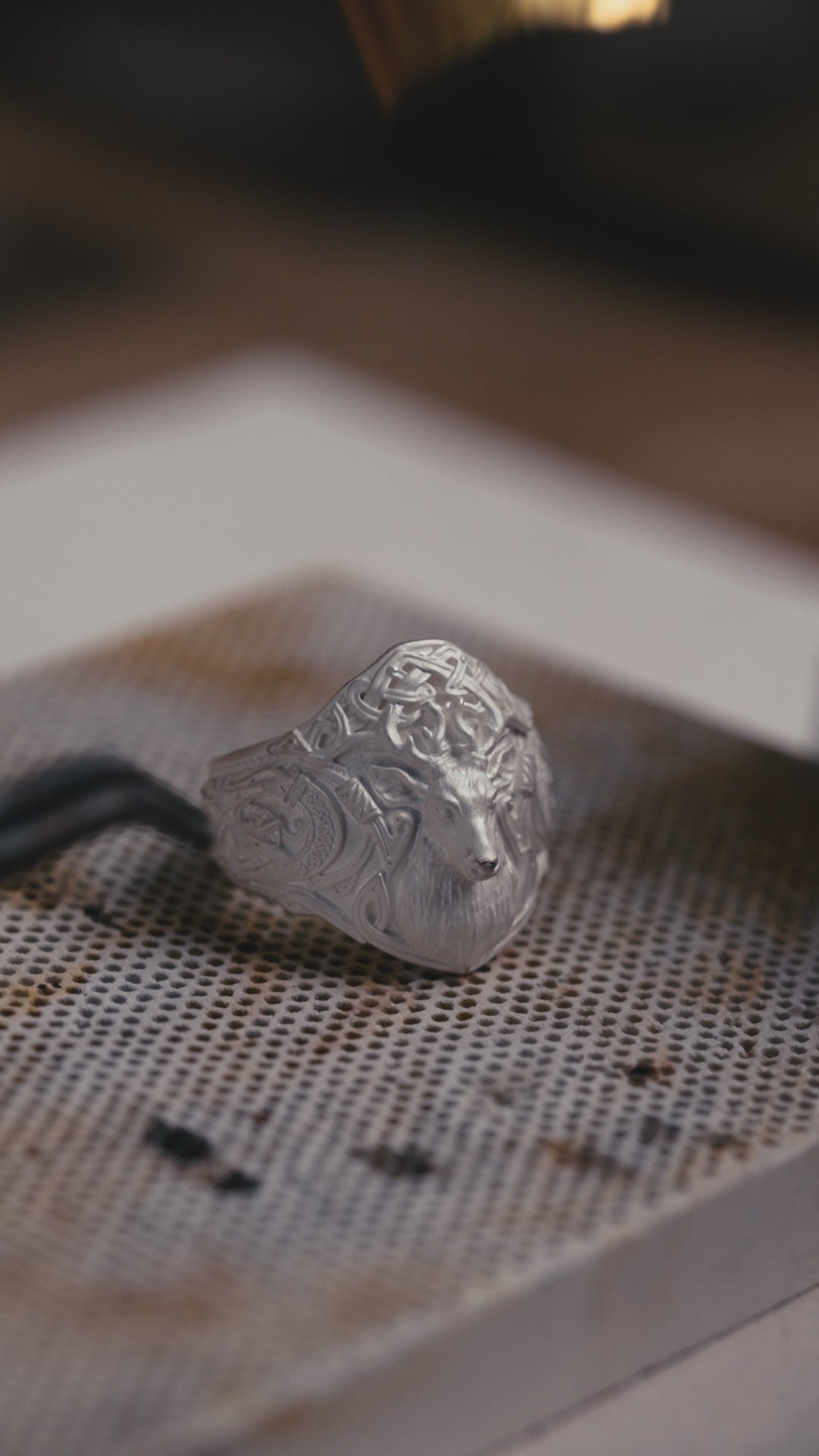 Forest Spirit deer ring video – sterling silver stag ring with 24K gold antler knotwork